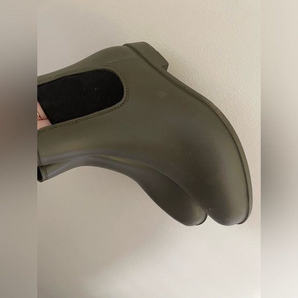 A New Day Women’s Green Chelsea Rain Boots Size 7 - Picture 3 of 7